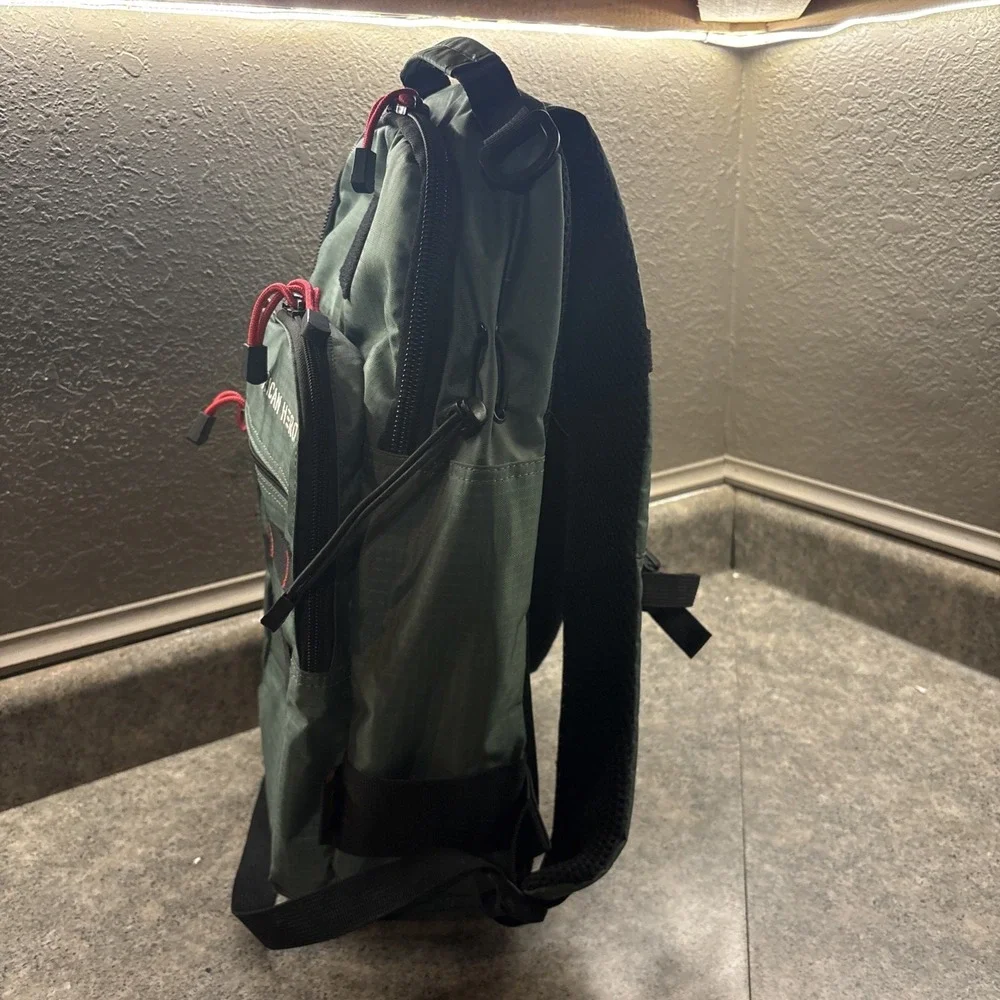 Lew's 3700 Sling Tackle Bag Fishing Tactical Green American Hero Very Good Cond.